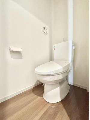 �g�C���@�����`Toilet�`�@�Y��E�X�b�L���E���K�ȃE�H�V�����b�g�t�g�C���ł��낰���Ԃł��B�g�C���͖����g�킴��𓾂Ȃ����́B����������ۂ������ł��ˁB�g�C����2��������̂Œ��̍��G���ɕ֗��ł��I