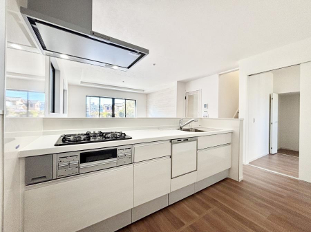 �L�b�`���@�����`Kitchen�`  ���r���O�����n����J�E���^�[�L�b�`���B  ���������Ȃ���Ƒ��ƃR�~���j�P�[�V�������Ƃ�邾���łȂ��A�傫�ȊJ���������邱�Ƃ��ł��܂��B  ���q�l�̐����������邱�Ƃ��ł��܂��ˁI