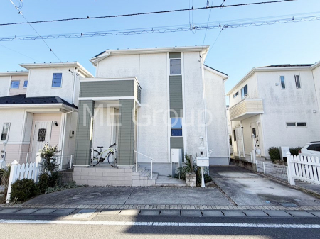 ���n�O�ώʐ^�@�O�ρ`Exterior�`�@��s���œ���̃X���[���C�t���΂Ɉ͂܂ꂽ�y�n�͓s��̌�����Y���ꂻ���B�l�G��ʂ��Ď��R�ƐG�ꍇ����X�|�b�g�����ӂɂ͐��肾������I�Z�݂����Ȃ�ƁB��炵�������B