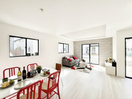 ���r���O�@�傫�ȑ����炽���Ղ�̗z���ƕ����������郊�r���O