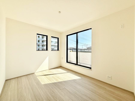 ���̑����ρ@�����`Bed Room�`�@�������������̂��ˌ��Ẵ����b�g�ł��B���Ƒ������������ƂŎ苷�Ɋ����Ă����Z�܂����ˌ��Ăł͊e�����v���C�o�V�[��ۂ��Ƃ��ł��܂��B�Z�܂��ɂ�Ƃ肪���܂�S�������b�N�X�ł��܂���