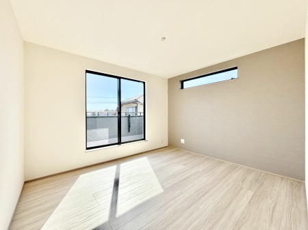 �Q���@�����`Bed Room�`�@�u��������������l�v�Ƃ��v�w�ł�����肭�낰��Q���B�����̉Ǝ��₨�d���ɔ�ꂽ���̓t�J�t�J�̃x�b�g�Ŗ�����Ă��������B�{�I�������Ă����K�ȍL����������