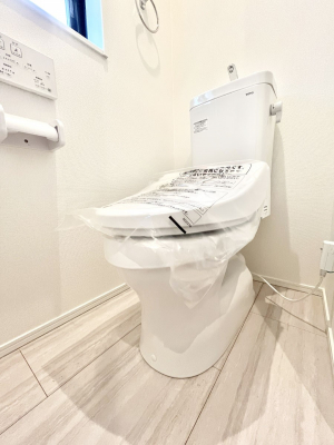 �g�C���@�����`Toilet�`�@�Y��E�X�b�L���E���K�ȃE�H�V�����b�g�t�g�C���ł��낰���Ԃł��B�g�C���͖����g�킴��𓾂Ȃ����́B����������ۂ������ł��ˁB�g�C����2��������̂Œ��̍��G���ɕ֗��ł��I