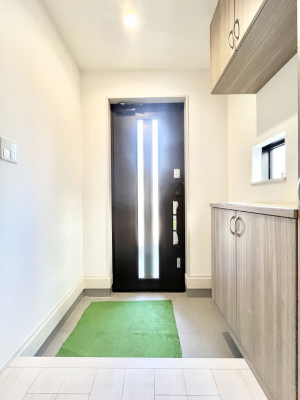 ���ց@�����`Entrance�`�@�Ƃ̒��ł��q�l���}����ŏ��̏ꏊ�ł��錺�ւ́A�Ƃ̈�ۂ��̂��̂ł��I�L�x�Ȍ��֎��[�ŁA����Y��ɕۂ��Ƃ��o���܂��􌺊ւɂ͂����Ղ���[�̉��ʔ��������I