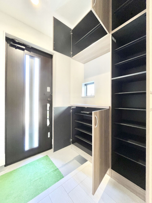 ���̑����ρ@�����Ղ���[�ł���V���[�Y�{�b�N�X�ŉƑ��S���̌C���A���ւ�������B  