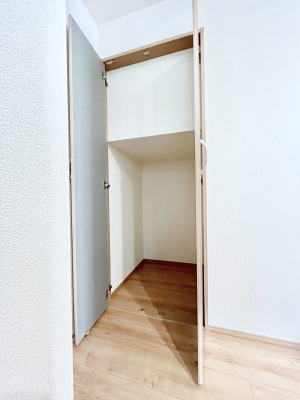 ���̑����ρ@�ݔ���A�������L�b�`���ɂ̓p���g���[�I�H�ނ̃X�g�b�N�͂������A���p�i�̎��[�Ȃǎg�����͂��낢��I