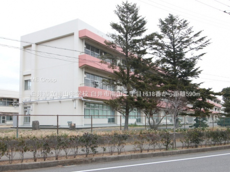 ���ӊ��@���w�Z 590m ����s����R���w�Z