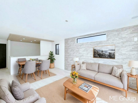 ���r���O�@�������Q�������`Living�`�@�Ƒ��̐H����c���̂ق��A�q�ǂ���V�΂�����A�F�l���������肷��LDK�͏Z�܂��̒��S�B�����ԉ߂����ꏊ������A���̋�Ԃ͏Z�܂��S�̂̋��S�n�����E���܂��B  ���Ƌ��CG�ł�