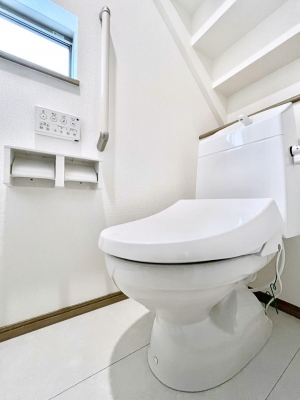 �g�C���@������B�������`Toilet�`�@�Y��E�X�b�L���E���K�ȃE�H�V�����b�g�t�g�C���ł��낰���Ԃł��B�̌������薾�邭�A���K��ԂƂȂ��Ă���܂��������g���ꏊ�����炱���̔z���ł��I