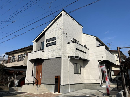 ���n�O�ώʐ^�@�O�ρ`Exterior�`�@���X�����Ȃ���A�咣���߂����ǂ����]�T������������V���[�v�ȃt�H�����ŘȂޓ@��́A���V�̋�ƏƂ炵���킹�鎖�ŁA�{������ׂ������`�̎p�������Ă���܂��B