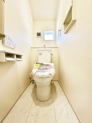 �g�C���@�����`Toilet�`�@�Y��E�X�b�L���E���K�ȃE�H�V�����b�g�t�g�C���ł��낰���Ԃł��B1�A2�K���Ƀg�C���X�y�[�X�I�̌������薾�邭�A���K��ԂƂȂ��Ă���܂��������g���ꏊ�����炱���̔z���ł��I