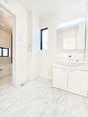 ���̑��@�L�X�Ƃ�Ƃ�̂��郉���h���[�X�y�[�X�B  