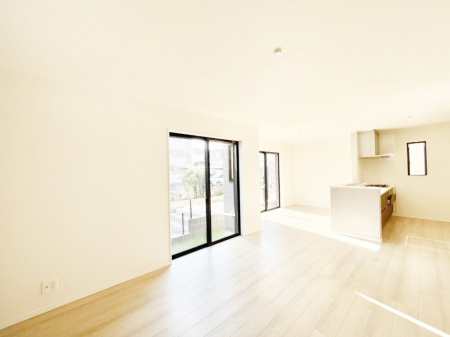 ���̑����ρ@�Ƒ��̏Ί炪���R�Ɛ��܂�Ă���A����ȕ��͋C�̃_�C�j���O�Ɏd�オ���Ă��܂� 