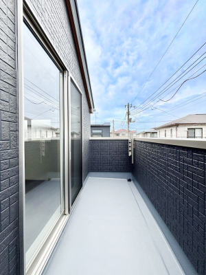 �o���R�j�[�@�����`Balcony�`  �o���R�j�[�͉������z���������݁A���z�c����󕨂��C�����悭�������Ƃ��ł��܂��B  �g���₷���J���I�ȃo���R�j�[�ł����z�����������Ղ�~�蒍���A�o���R�j�[�t���Z�܂��B  