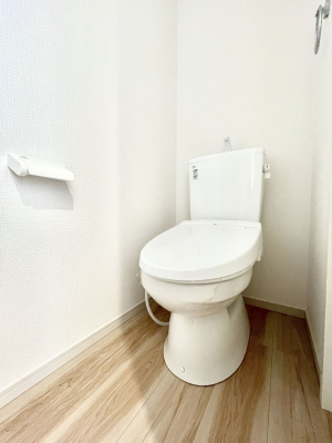 �g�C���@�����`Toilet�`�@�Y��E�X�b�L���E���K�ȃE�H�V�����b�g�t�g�C���ł��낰���Ԃł��B�g�C���͖����g�킴��𓾂Ȃ����́B����������ۂ������ł��ˁB�g�C����2��������̂Œ��̍��G���ɕ֗��ł��I