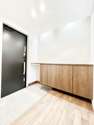 ���ց@�����`Entrance�`�@�Ƃ̒��ł��q�l���}����ŏ��̏ꏊ�ł��錺�ւ́A�Ƃ̈�ۂ��̂��̂ł��I�L�x�Ȍ��֎��[�ŁA����Y��ɕۂ��Ƃ��o���܂��􌺊ւɂ͂����Ղ���[�̉��ʔ��������I