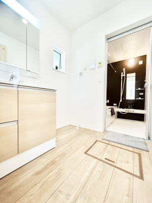 ���̑��@�L�X�Ƃ�Ƃ�̂��郉���h���[�X�y�[�X�B  