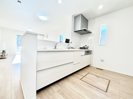 �L�b�`���@�u�₩�ȕ����ʂ蔲����L�b�`���B��������̂Ŗ��邭���C�ɂ��𗧂��܂��B