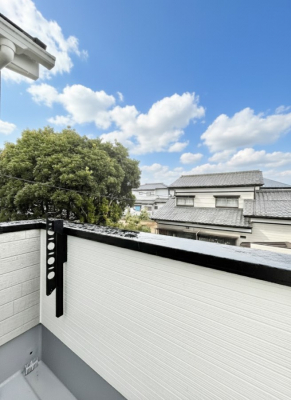 �o���R�j�[�@�����`Balcony�`  �o���R�j�[�͉������z���������݁A���z�c����󕨂��C�����悭�������Ƃ��ł��܂��B  �g���₷���J���I�ȃo���R�j�[�ł����z�����������Ղ�~�蒍���A�o���R�j�[�t���Z�܂��B  