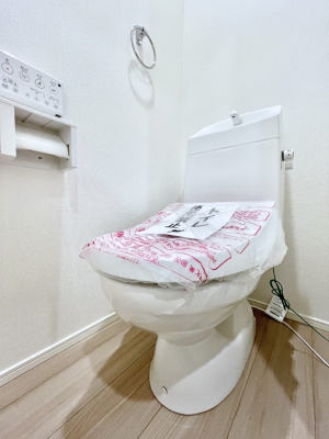 �g�C���@�����`Toilet�`�@�Y��E�X�b�L���E���K�ȃE�H�V�����b�g�t�g�C���ł��낰���Ԃł��B�g�C���͖����g�킴��𓾂Ȃ����́B����������ۂ������ł��ˁB�g�C����2��������̂Œ��̍��G���ɕ֗��ł��I