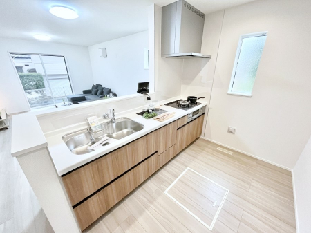 �L�b�`���@�����`Kitchen�`�@�u���������͉�����낤�v����ȃL�b�`���Ȃ�v�������藿�����ł����Ⴂ�܂��B�L�b�`������̓��r���O����]�ł��܂��B�Ƒ����Ȃ��邨�Ƃ������ɂ������܂��B