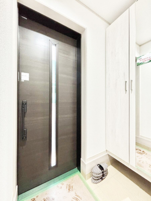 ���ց@�����`Entrance�`�@�Ƃ̒��ł��q�l���}����ŏ��̏ꏊ�ł��錺�ւ́A�Ƃ̈�ۂ��̂��̂ł��I�L�x�Ȍ��֎��[�ŁA����Y��ɕۂ��Ƃ��o���܂��􌺊ւɂ͂����Ղ���[�̉��ʔ��������I