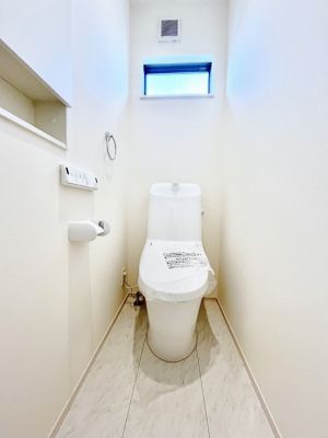 �g�C���@�g�C����1�K��2�K���ꂼ��ɔz�u����Ă��ĂƂĂ��֗��ł��B 