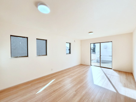 ���r���O�@���邢�z���������A�����̕��͋C�ɖ�������郊�r���O�_�C�j���O