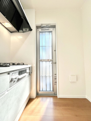 ���̑����ρ@���C���̌��ɂ����ꂵ�������