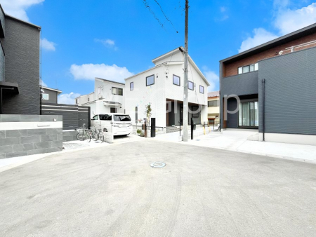 ���n�O�ώʐ^�@�O�ρ`Exterior�`�@�O�ʓ��H�F�k�� 6m �����@�O�ʓ��H�͊ՐÂȏZ��n���͂���Ԓʂ�̏��Ȃ����H�B���Ԃ̏o��������炭�炭�ł��I���s���_�E���n���w�̂���]�́A���C�y�ɂ��₢���킹���������I