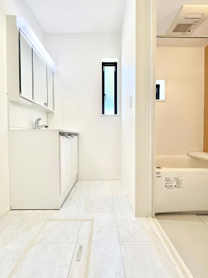 ���̑��@�������̂�����K��Ԃł��B�����̐g�x�x���C�����ǂ����g�������܂��B 