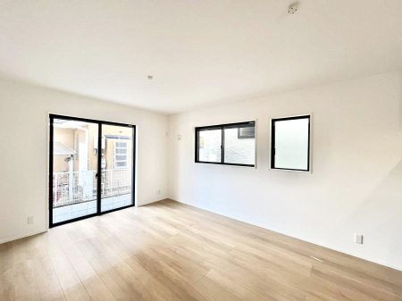 ���̑����ρ@�����`Living�`�@�L���ȗz�������̏ꏊ���Ƃ炵�����B�����邱�̋�Ԃ݂͂�Ȃ̏Ί炪�W���ꏊ�A����Y��A���邱�Ƃ̂Ȃ����킢���Ȃ���b���y���ގ��ԁA��������̎v�����Ԃ���ꏊ�B