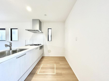 �L�b�`���@�����`Kitchen�`�@���R�������鑋�̂���L�b�`���������g���ꏊ�����炱���A�g��������l�����܂����B�������Ƃ����L�b�`���R�[�i�[�͎����L���Ȏd�オ��ƂȂ��Ă���܂��B