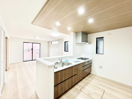 �L�b�`���@���������Ȃ��炲�Ƒ��Ƃ̉�b���y���߂�ΖʃJ�E���^�[�L�b�`��