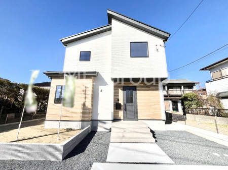 ���n�O�ώʐ^�@�������ꂽ�O�ρA�㎿�ȏZ��Ԃ��L���鎺���͉i�����S���ĉ߂�����Z���ł��B 