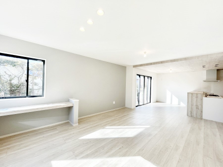 ���r���O�@�L�X�Ƃ������r���O�_�C�j���O�ŉƑ��݂�Ȃ��������߂����܂��I