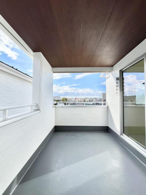 �o���R�j�[�@�C���i�[�o���R�j�[�Ȃ̂ŉJ�ł����󕨂����������o���āA���ʂ�������̂Ŋ������ǂ��A�������X�y�[�X�Ƃ��ďd�󂵂܂��B 