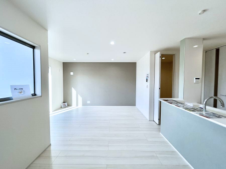 ���r���O�@�Ƒ��c���̎��Ԃ����������Ȃ��났�̃��r���O�_�C�j���O�B   