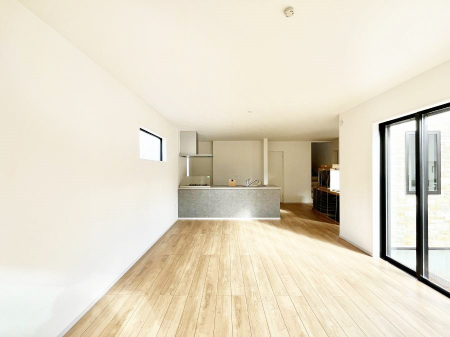 ���r���O�@�����`Living�`�@���r���O�ɊK�i�̂���Ԏ��ł���Ƒ��̃R�~���j�P�[�V�������X���[�Y�Ɏ��܂��ˁ��Ƃ肠���炵�ƐS�n�悢�Z�����a���ґ�Ȏ��Ԃ����Ƒ��݂�Ȃł��߂����������B