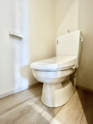 �g�C���@�����`Toilet�`�@�Y��E�X�b�L���E���K�ȃE�H�V�����b�g�t�g�C���ł��낰���Ԃł��B�g�C���͖����g�킴��𓾂Ȃ����́B����������ۂ������ł��ˁB�g�C����2��������̂Œ��̍��G���ɕ֗��ł��I