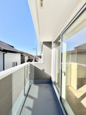 �o���R�j�[�@�����`Balcony�`  �o���R�j�[�͉������z���������݁A���z�c����󕨂��C�����悭�������Ƃ��ł��܂��B  �g���₷���J���I�ȃo���R�j�[�ł����z�����������Ղ�~�蒍���A�o���R�j�[�t���Z�܂��B  