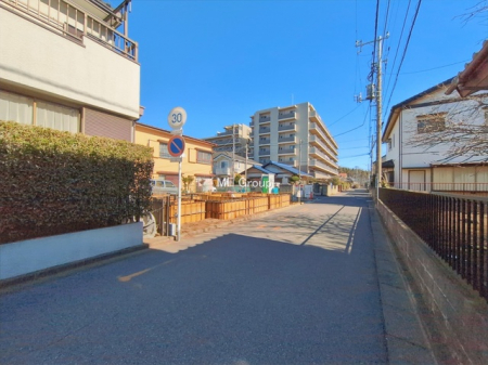 ���n�O�ώʐ^�@�`Exterior�`�@���ӂɂ͊w�Z�┃���{�݂����낢�A�����E�q��ĂɓK���������L�����Ă��܂��B�u�i�Z�n�v�Ƃ��āA�����̂����w�����łȂ��A���ӊ���ʊw��ɂ��Ă����Ђ����k���������I  