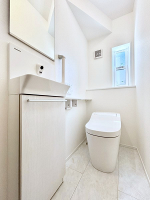 �g�C���@������1�������`Toilet�`�@�Y��E�X�b�L���E���K�ȃE�H�V�����b�g�t�g�C���ł��낰���Ԃł��B�̌������薾�邭�A���K��ԂƂȂ��Ă���܂��������g���ꏊ�����炱���̔z���ł��I