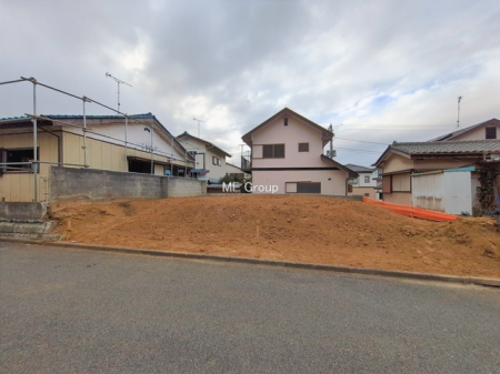 ���n�O�ώʐ^�@�`Exterior�`�@�ՐÂȏZ��n�Ŏq��ĉƑ��Ƀs�b�^���B�����̂��U�������K�ȗ΂Ɍb�܂ꂽ�G���A�ŁA���R�ɕ�܂ꂽ���₩�ȕ�炵���������邽�߂́A��Ƃ肠��Z���������Ă��܂��B