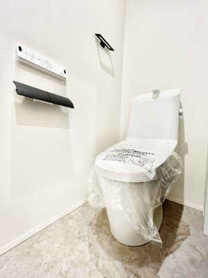 �g�C���@������2�������`Toilet�`�@�Y��E�X�b�L���E���K�ȃE�H�V�����b�g�t�g�C���ł��낰���Ԃł��B�̌������薾�邭�A���K��ԂƂȂ��Ă���܂��������g���ꏊ�����炱���̔z���ł��I