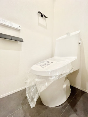 �g�C���@������1�������`Toilet�`�@�������̂��鐅����g�C���̓E�H�V�����b�g�t���ł����g�C���͖����g�킴��𓾂Ȃ����́B����������ۂ������ł��ˁB�g�C����2��������̂Œ��̍��G���ɕ֗��ł��I