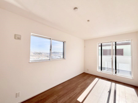 ���̑����ρ@�������R�������`Bed Room�`  �u��������������l�v�Ƃ��v�w�ł�����肭�낰��Q���B�����̉Ǝ��₨�d���ɔ�ꂽ���̓t�J�t�J�̃x�b�g�Ŗ�����Ă��������B�e���r��{�I�������Ă����K�ȍL����������