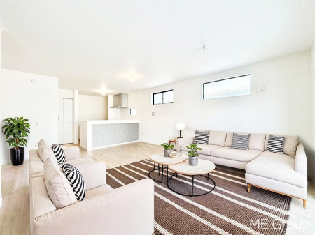 ���r���O�@�������������͋C�̂k�c�j�͉Ƒ��݂�Ȃ̉��K��ԁ��Ƌ��CG�ł�