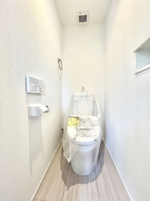 �g�C���@�g�C����1�K��2�K���ꂼ��ɔz�u����Ă��ĂƂĂ��֗��ł��B 