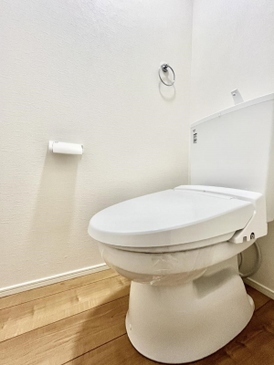 �g�C���@�����`Toilet�`�@�Y��E�X�b�L���E���K�ȃE�H�V�����b�g�t�g�C���ł��낰���Ԃł��B�g�C���͖����g�킴��𓾂Ȃ����́B����������ۂ������ł��ˁB�g�C����2��������̂Œ��̍��G���ɕ֗��ł��I